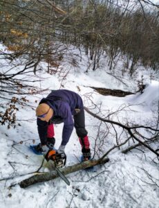 Добровільні рятувальники відновили прохідність туристичного маршруту