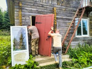 Ремонт туристичних притулків на перемичці "Петрос-Говерла"